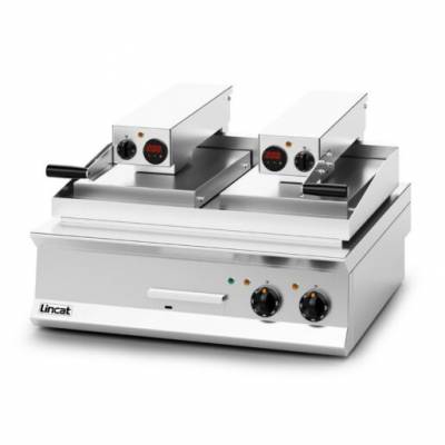 OE8210/FR - Lincat Opus 800 Electric Counter-top Clam Griddle - 1 x Flat Plate; 1 x Ribbed Plate - W 800 mm - 17.2 kW